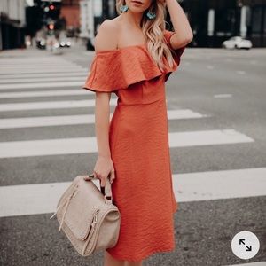 Perdido Off The Shoulder Midi Dress